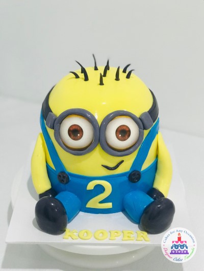 Bob the Minion Fondant Cake.jpg